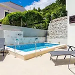Вилла Quiet Seaview Dubrovnik Region - Three Bedroom With Terrace And Swimming Pool Zaton Doli
