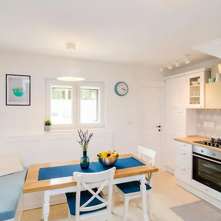Sofija - Three Bedroom With Terrace And Swimming Pool *