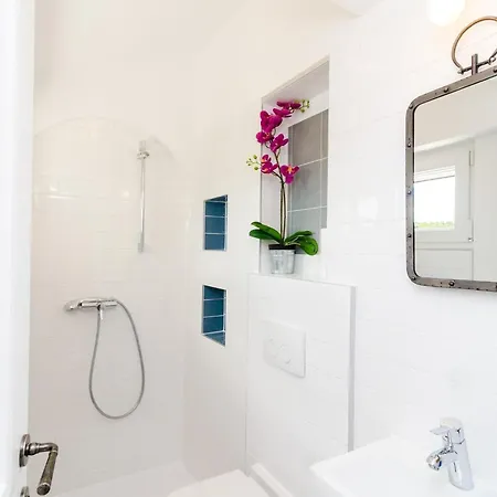 3 Bedroom With Terrace And Pool