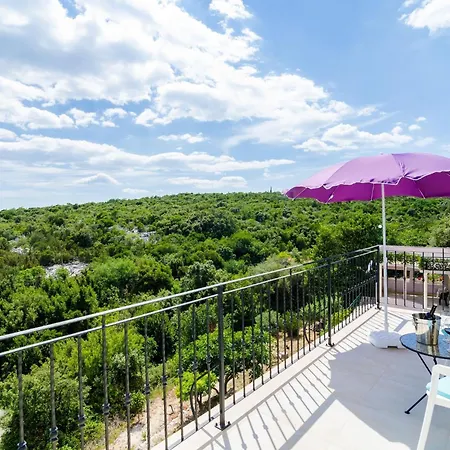 Sofija - Three Bedroom With Terrace And Swimming Pool *