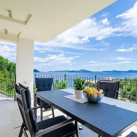 Quiet Seaview Dubrovnik Region - Three Bedroom With Terrace And Swimming Pool