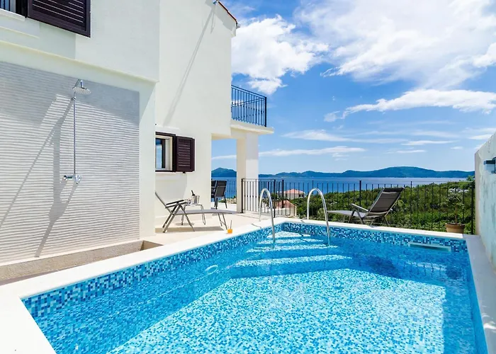 Villa 3 Bedroom With Terrace And Pool