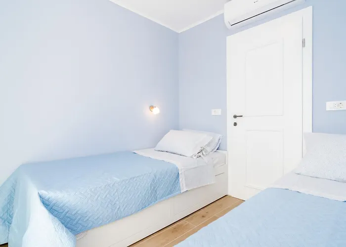 3 Bedroom With Terrace And Pool Zaton Doli