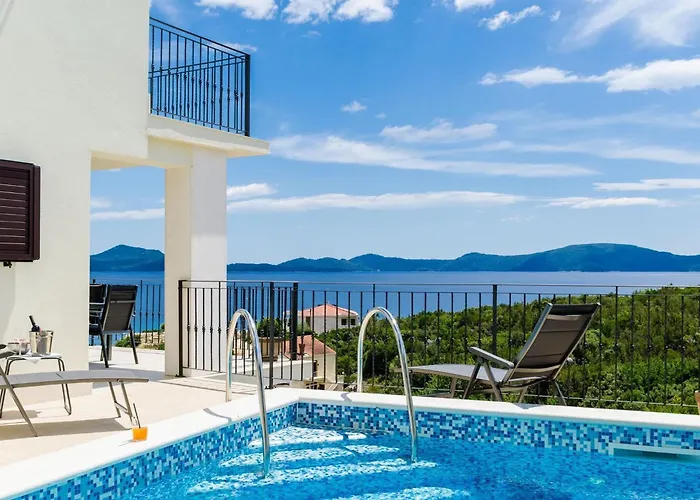 3 Bedroom With Terrace And Pool Villa Zaton Doli